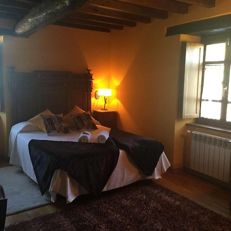 Os Tres Teixos Hotell Adelán Eksteriør bilde