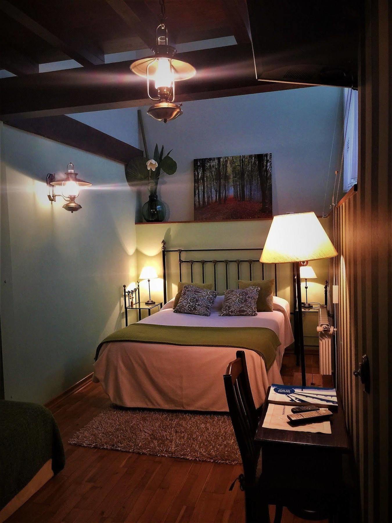 Os Tres Teixos Hotell Adelán Eksteriør bilde