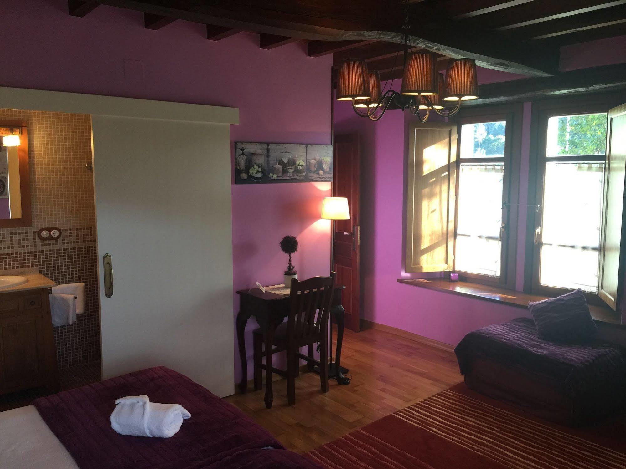 Os Tres Teixos Hotell Adelán Eksteriør bilde